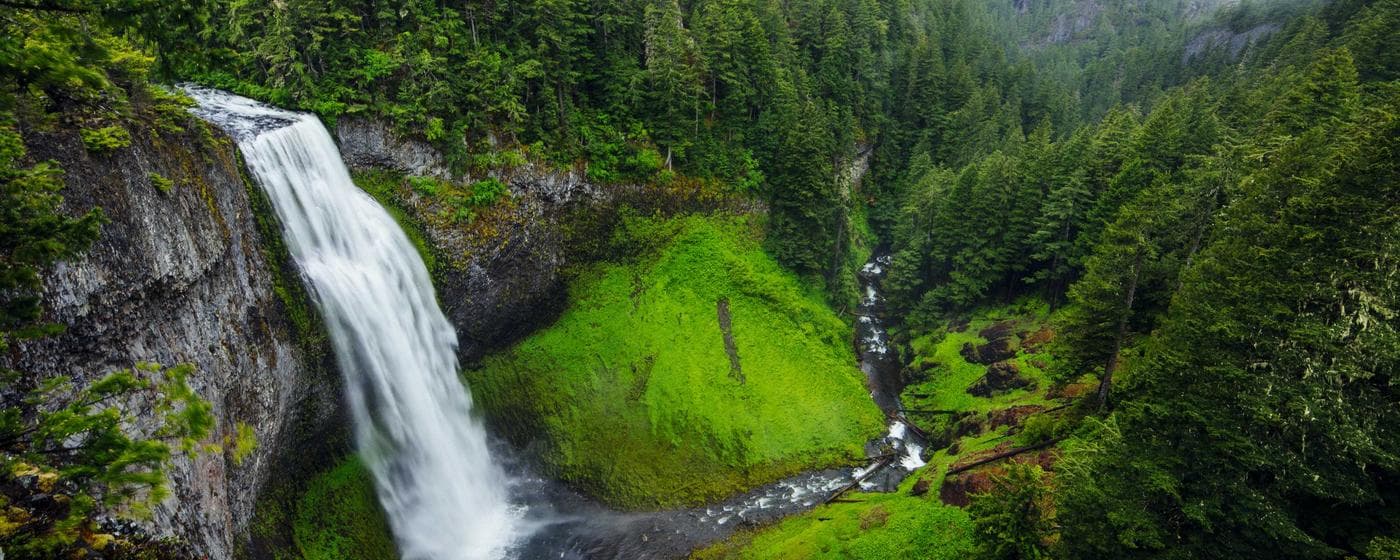 Funeral Homes in Madisonville, Kentucky: Services, Costs & Reviews (2026) hero image